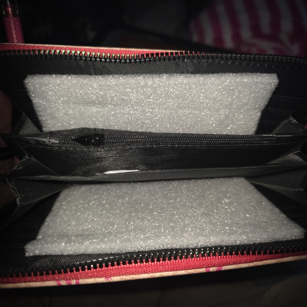XOXO wallet - Picture 3 of 3